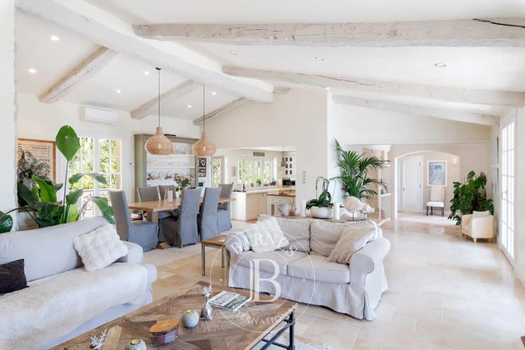 Roquefort-les-Pins, au calme absolu, 4 chambres, studio indépendant et piscine