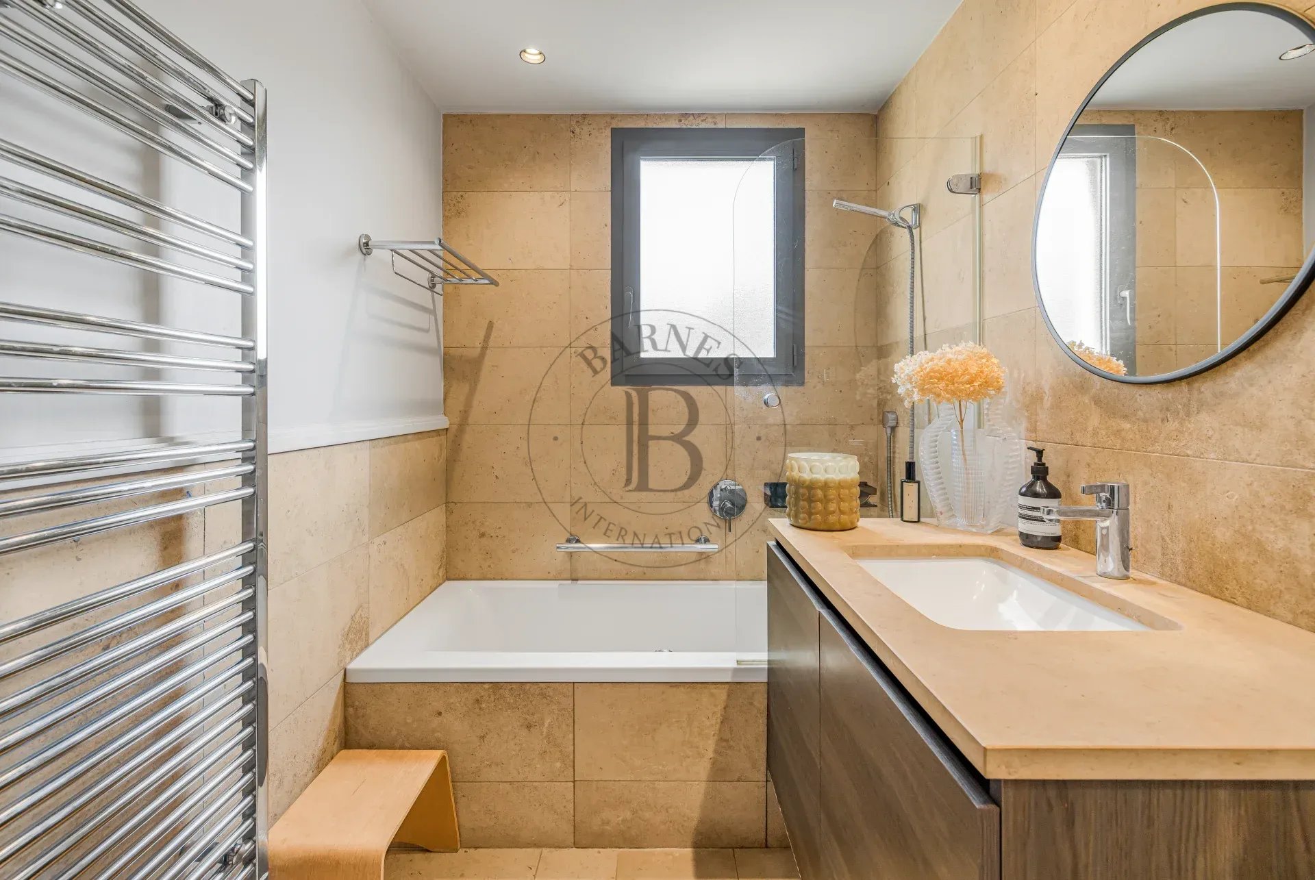 APPARTEMENT - 3 PIECES - DERNIER ETAGE - TERASSE - PISCINE