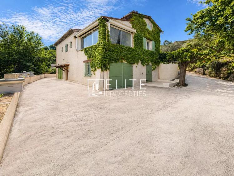 EXCLUSIVITE - LA ROQUETTE SUR SIAGNE , maison de 4 logements sur parcelle de 1990 m²