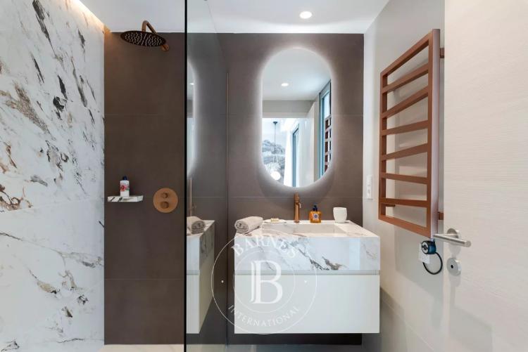 MOUGINS – VILLA CONTEMPORAINE – 5 CHAMBRES – VUE PANORAMIQUE