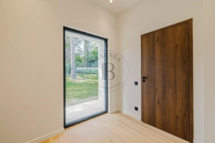 MOUGINS - VILLA PROVENCALE RENOVEE - QUARTIER PRISE
