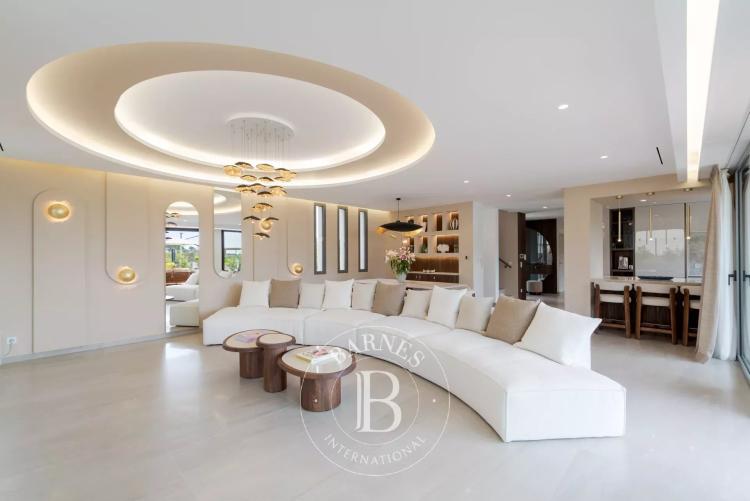 MOUGINS – VILLA CONTEMPORAINE – 5 CHAMBRES – VUE PANORAMIQUE
