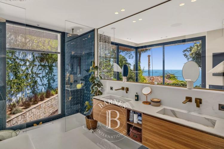 SUPER CANNES - VILLA CONTEMPORAINE AVEC VUE MER PANORAMIQUE