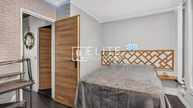 Appartement 3 pièces rénové avec terrasse — Dernier étage