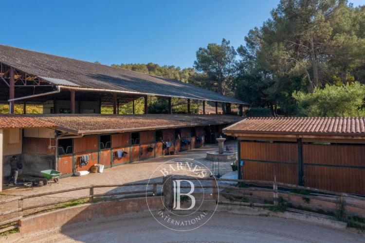 Entre Cannes et Monaco - Unique propriété équestre de près de 8 hectares avec bastide en pierre