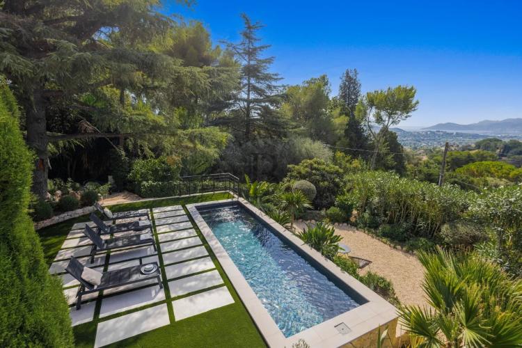 MOUGINS -  VILLA AVEC VUE MER PANORAMIQUE