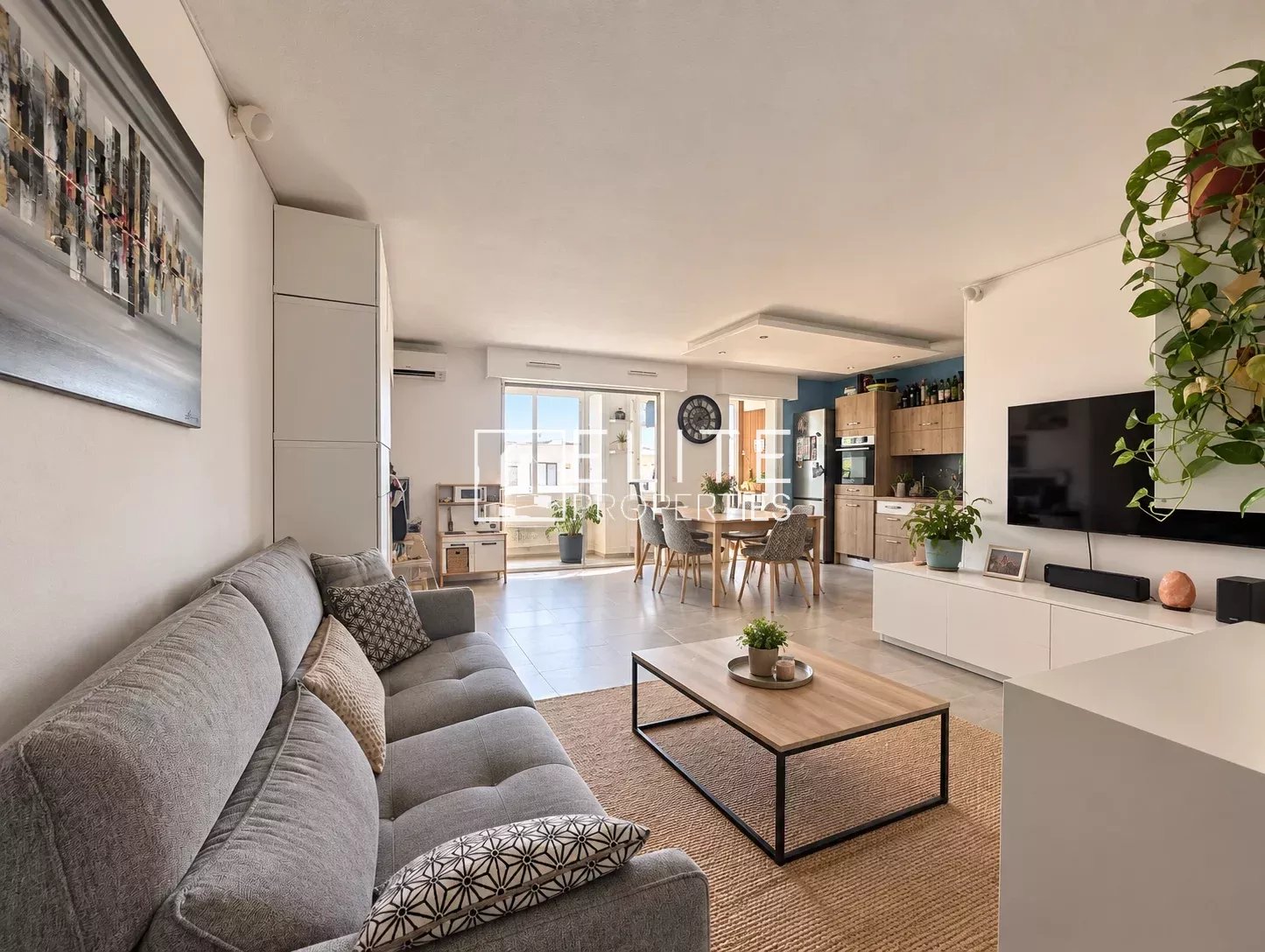 EXCLUSIVITE - LE CANNET – APPARTEMENT LUMINEUX, TRAVERSANT ET AU CALME