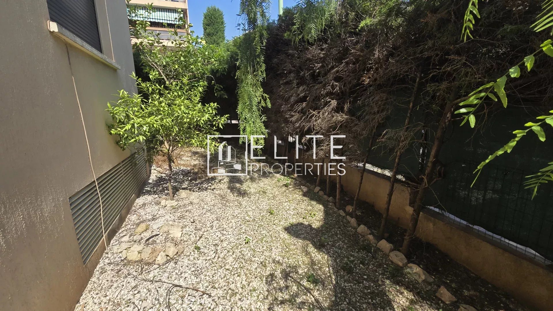 APPARTEMENT 4 PIÈCES 65 m² + GARAGE + JARDIN PRIVATIF LE CANNET