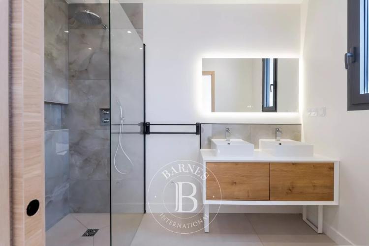 Roquefort-les-Pins - Villa contemporaine neuve aux prestations haut de gamme