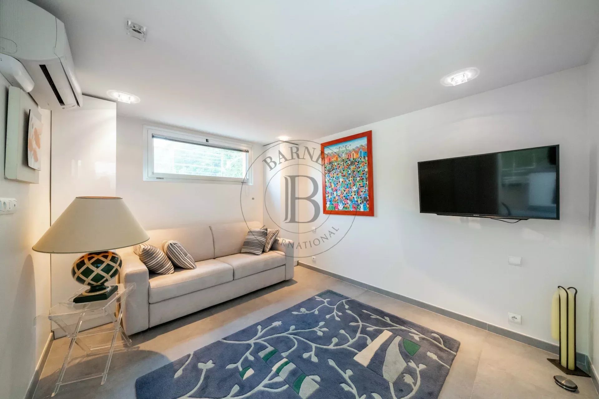 MOUGINS - VILLA DE PLAIN PIED - PROCHE CANNES