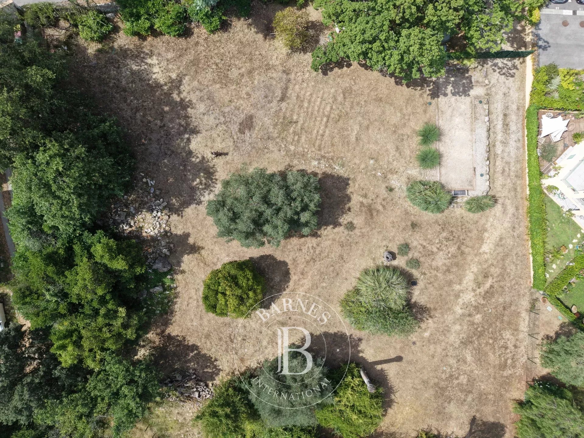 Roquefort les Pins - Terrain Calme Plat