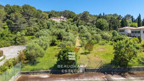 Terrain à bâtir avec permis purgé – Mougins