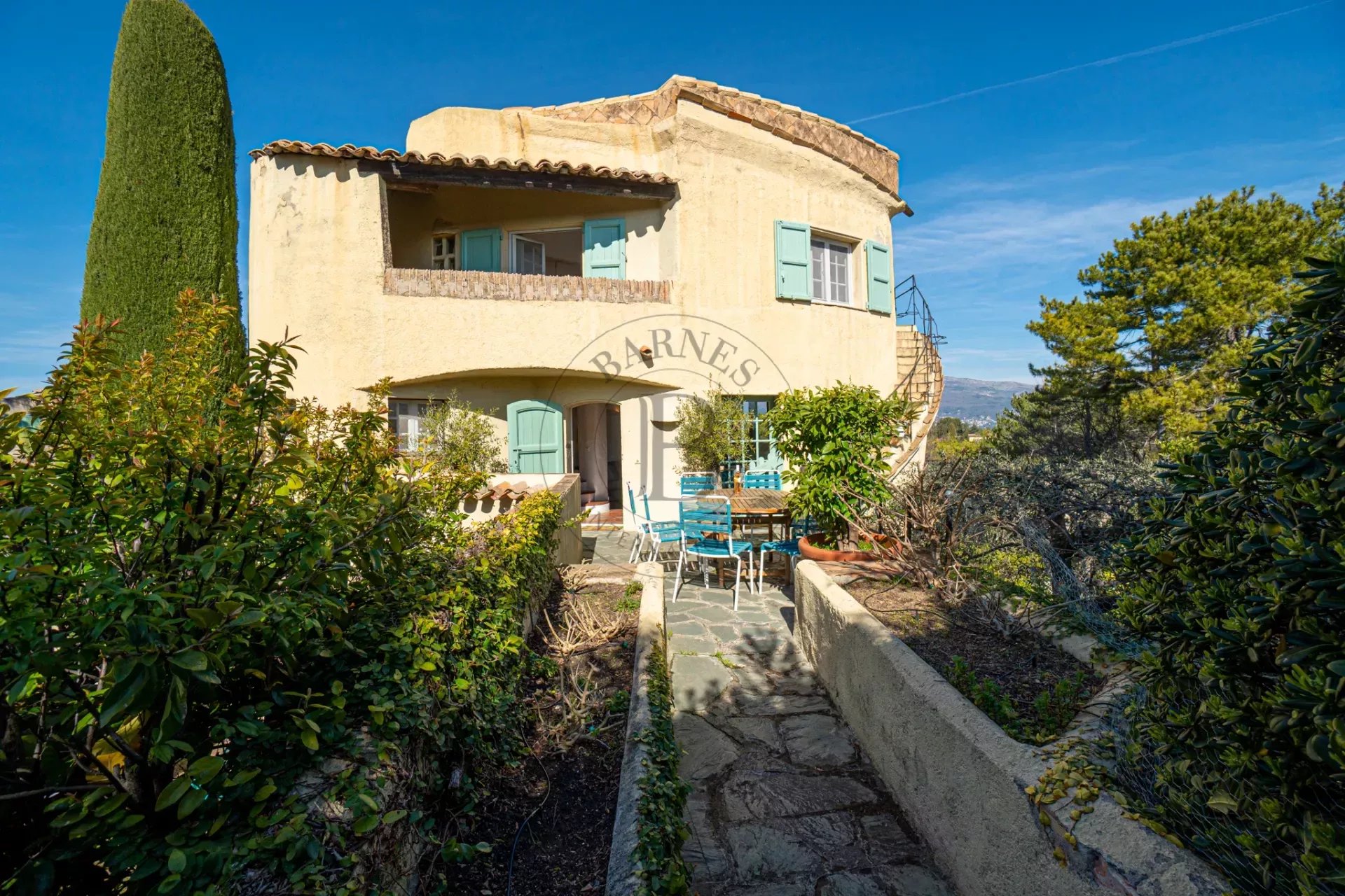 PROCHE MOUGINS - DOMAINE SÉCURISÉ - VUE MER PANORAMIQUE