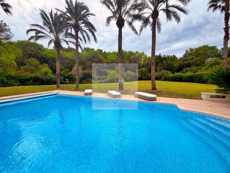 MOUGINS — VILLA D’EXCEPTION À LOUER À L’ANNÉE