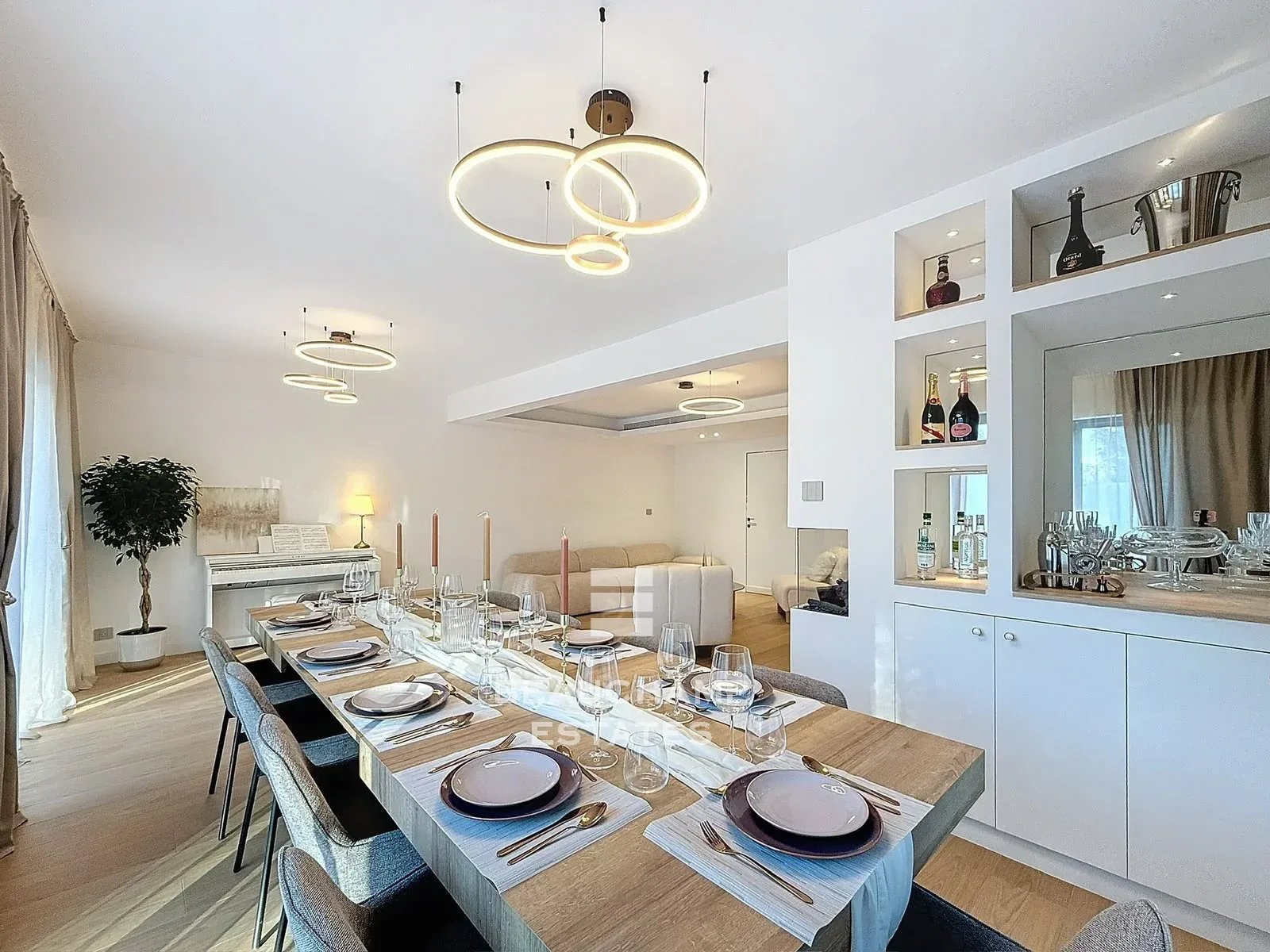 Villa rénovée avec prestations de qualité et 5 chambres en suite