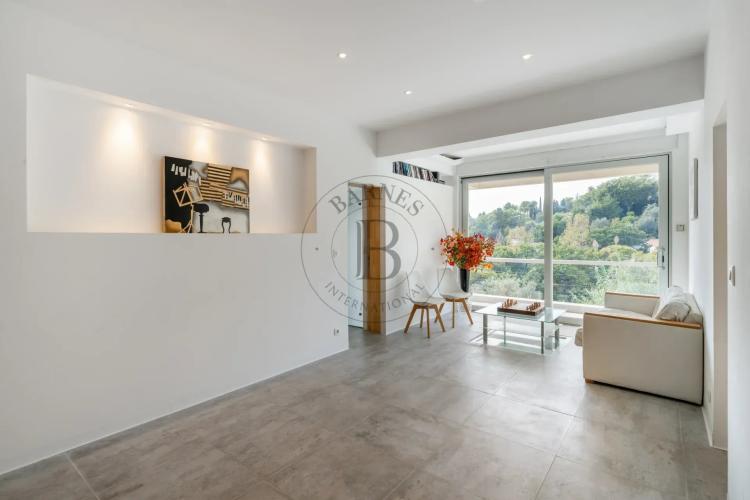 MOUGINS - VAL DE MOUGINS - AU CALME - A PROXIMITE DES COMMERCES