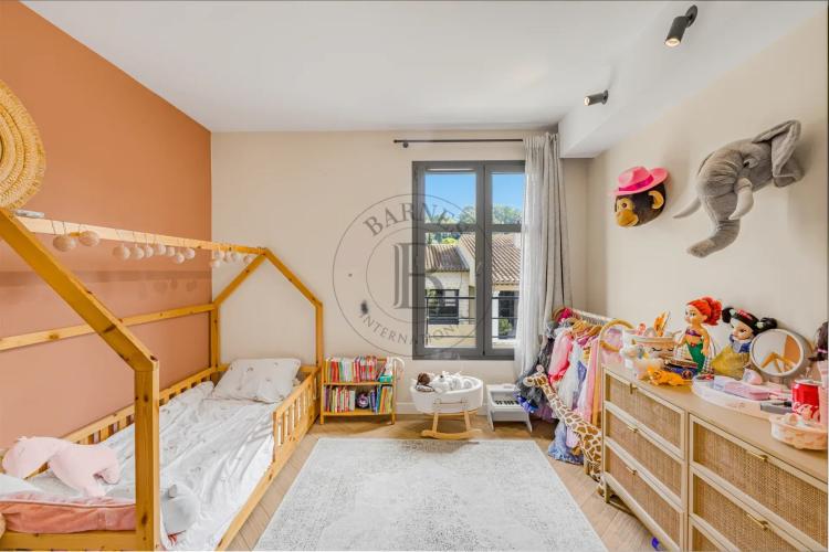 APPARTEMENT - 3 PIECES - DERNIER ETAGE - TERASSE - PISCINE