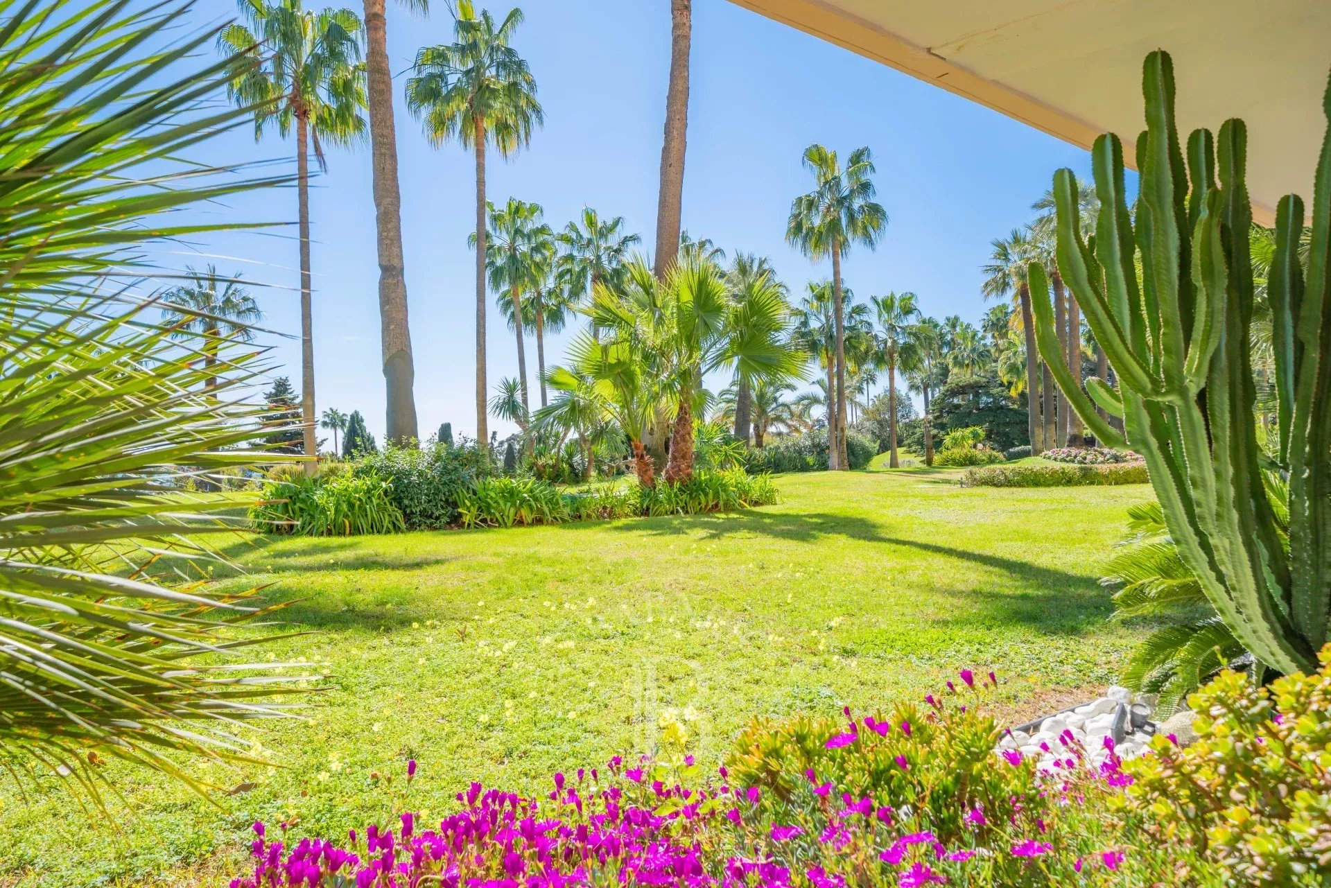 CANNES EDEN- VUE MER - 4 PIECES