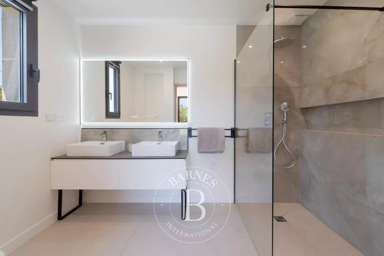 Roquefort-les-Pins - Villa contemporaine neuve aux prestations haut de gamme