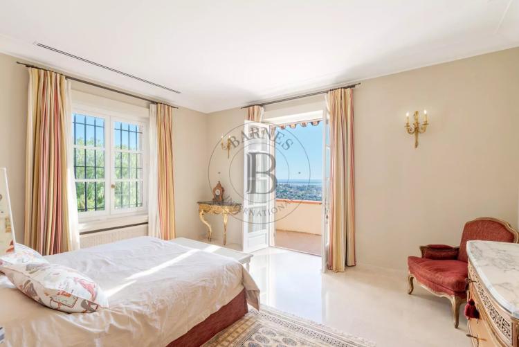 MOUGINS – COURTELINE – PROPRIÉTÉ AVEC VUE MER PANORAMIQUE