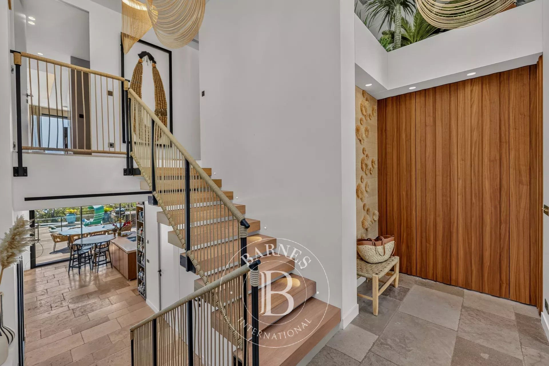 SUPER CANNES - VILLA CONTEMPORAINE AVEC VUE MER PANORAMIQUE
