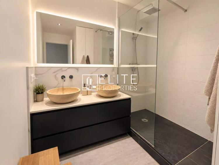 EXCLUSIVITE - LE CANNET – APPARTEMENT LUMINEUX, TRAVERSANT ET AU CALME