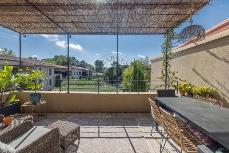 APPARTEMENT - 3 PIECES - DERNIER ETAGE - TERASSE - PISCINE
