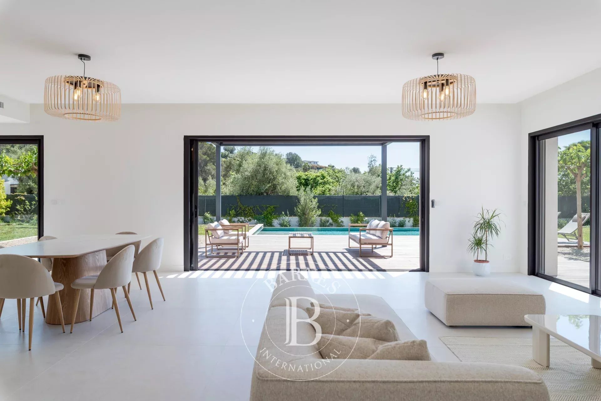 Roquefort-les-Pins - Villa contemporaine neuve aux prestations haut de gamme