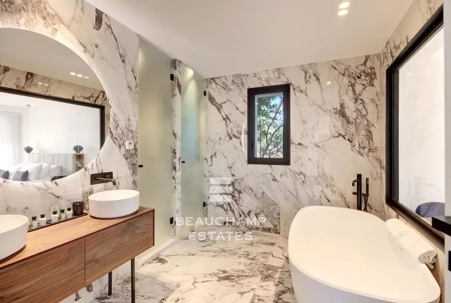 Villa contemporaine 5 chambres avec vue mer et pisicine - Golf Juan