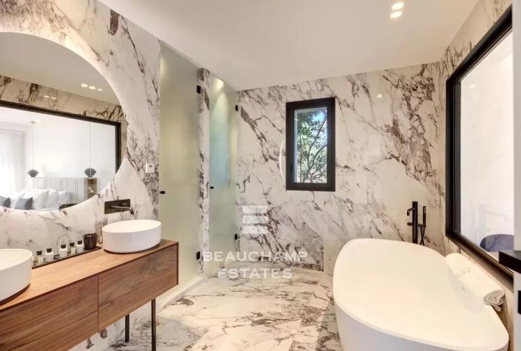 Villa contemporaine 5 chambres avec vue mer et pisicine - Golf Juan