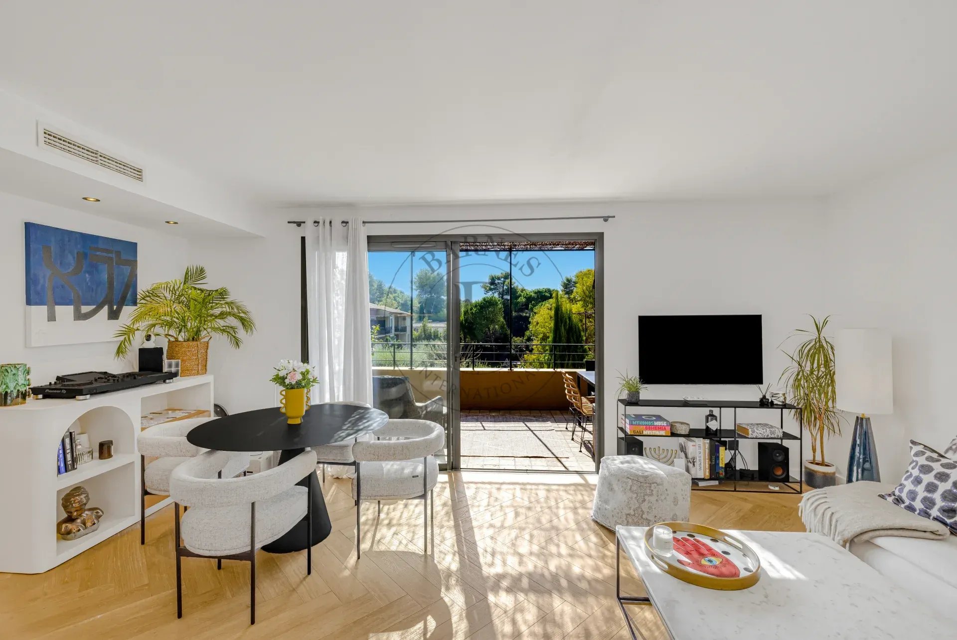 APPARTEMENT - 3 PIECES - DERNIER ETAGE - TERASSE - PISCINE
