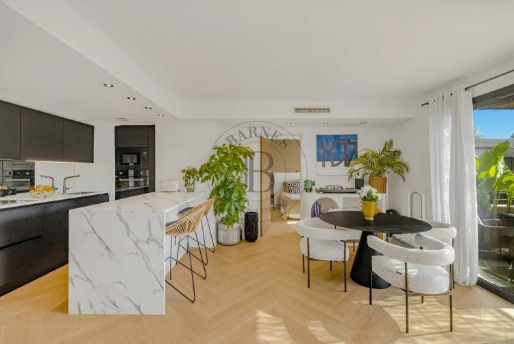 APPARTEMENT - 3 PIECES - DERNIER ETAGE - TERASSE - PISCINE