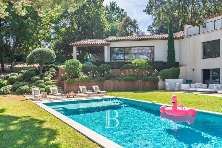 Valbonne, - Domaine fermé - 5 chambres en suite - Piscine - Appartement