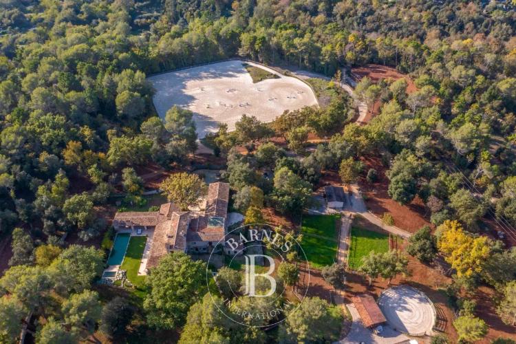 Entre Cannes et Monaco - Unique propriété équestre de près de 8 hectares avec bastide en pierre