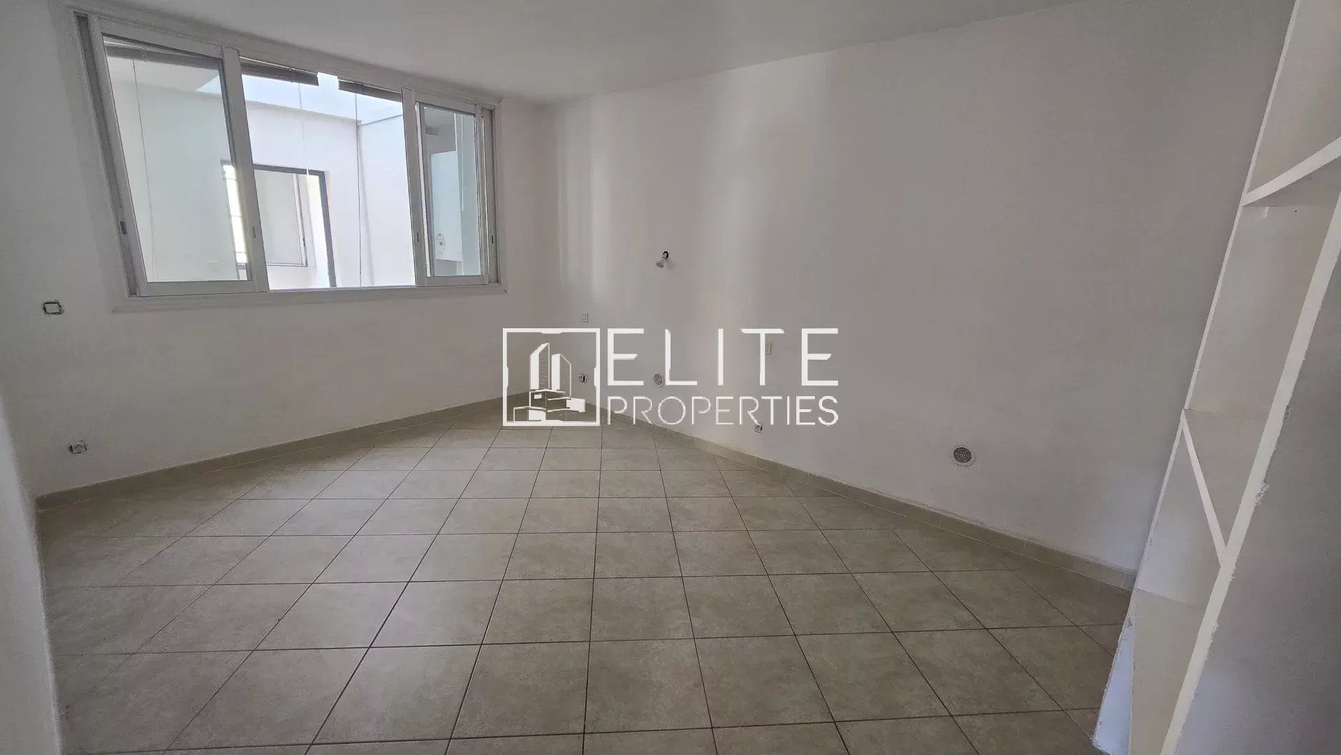 APPARTEMENT 4 PIECES 102m² + PARKING - VALLAURIS