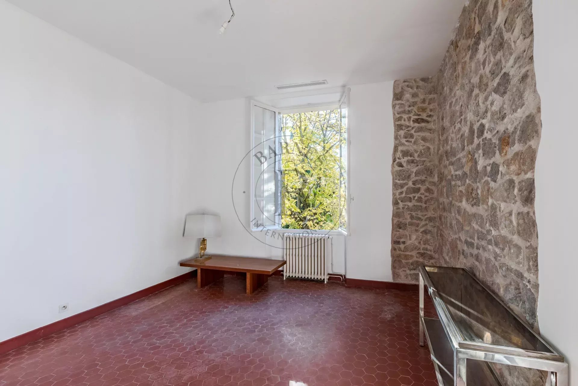 MOUGINS - PROPRIÉTÉ EN PIERRE FIN XIXᵉ – CALME ABSOLU