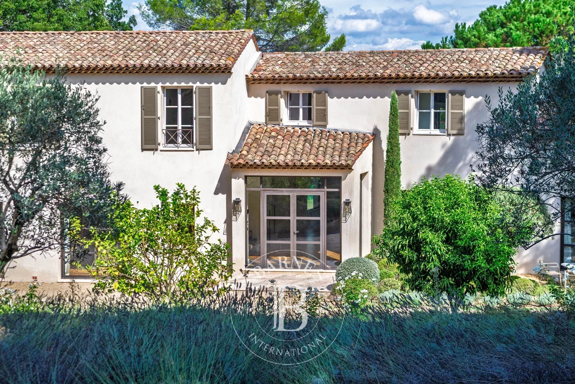 Valbonne, - Domaine fermé - 5 chambres en suite - Piscine - Appartement