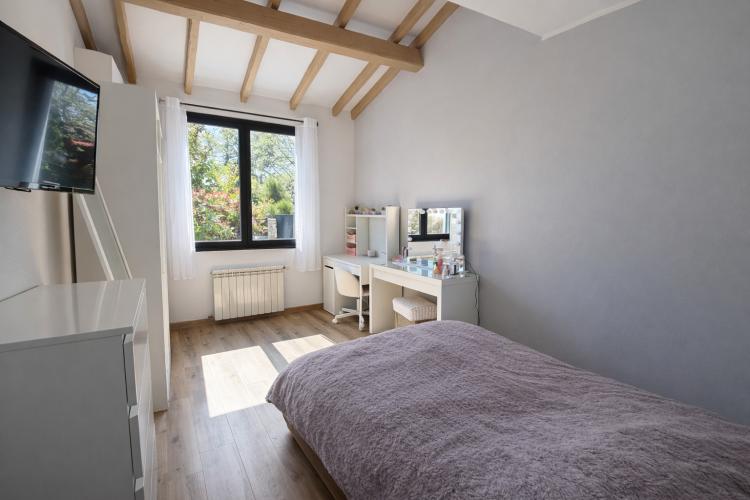 Roquefort-les-Pins – Villa rénovée de 208 m² avec piscine chauffée et jardin