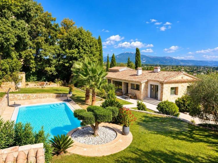 VALBONNE- Demeure de charme à 5 minutes à pieds du vieux village