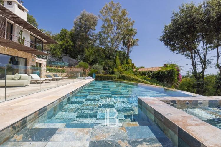 SUPER CANNES - VILLA CONTEMPORAINE AVEC VUE MER PANORAMIQUE