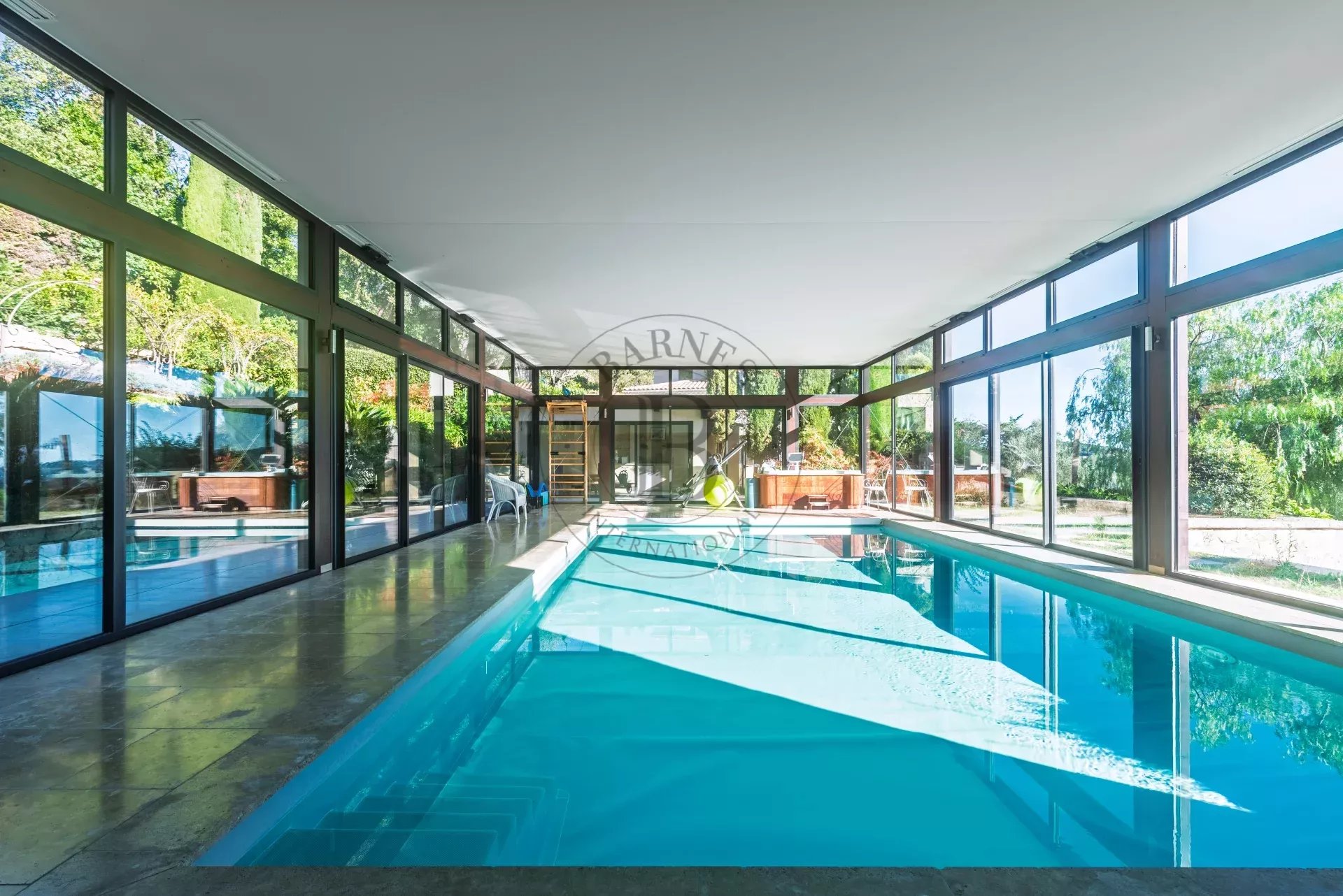 MOUGINS – COURTELINE – PROPRIÉTÉ AVEC VUE MER PANORAMIQUE