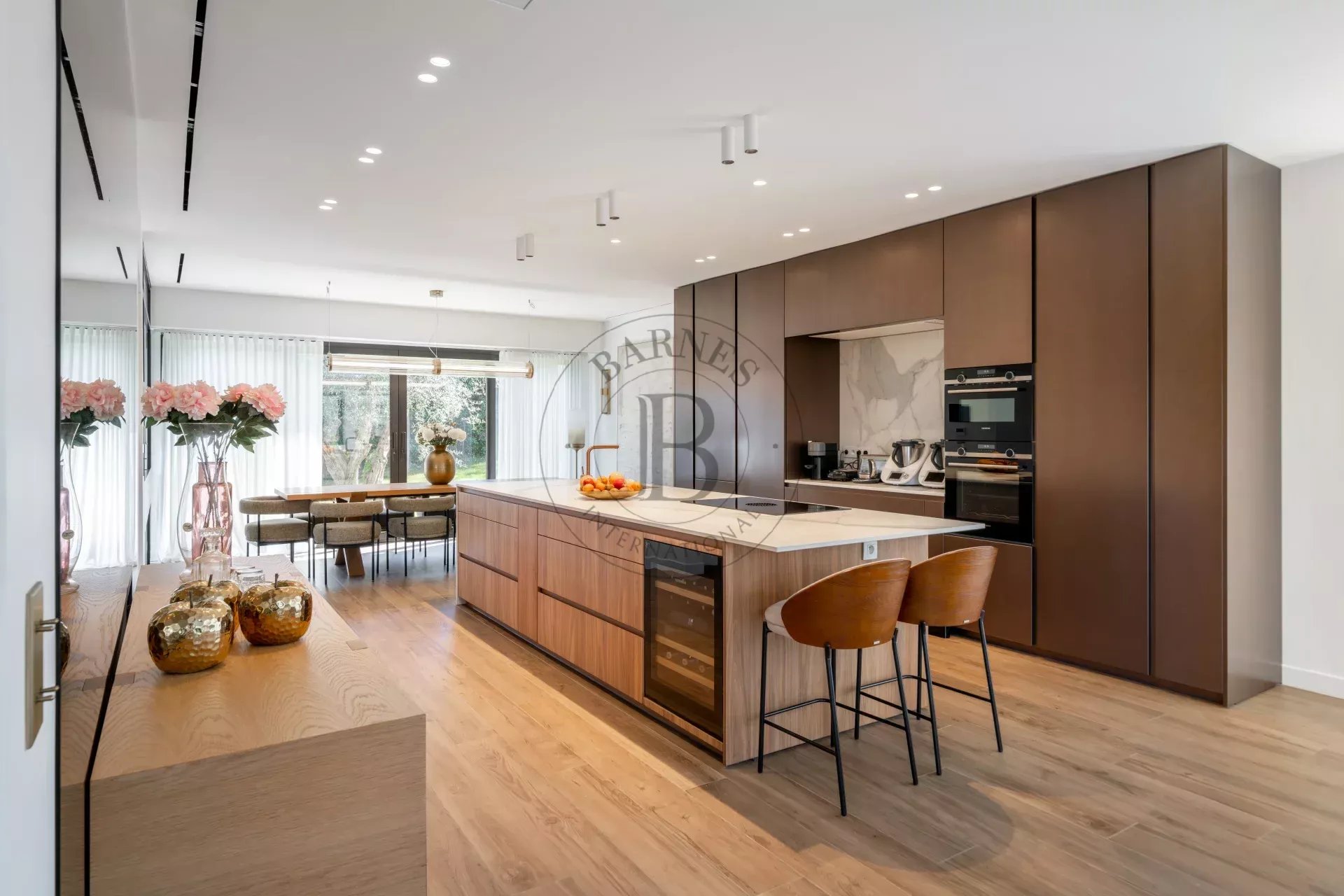 MOUGINS - VILLA MODERNE - VUE DÉGAGÉE
