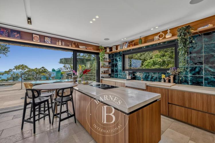 SUPER CANNES - VILLA CONTEMPORAINE AVEC VUE MER PANORAMIQUE