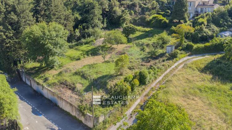Mougins – Terrain avec permis pour villa provençale et piscine
