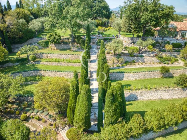 DOMAINE DE MOUGINS