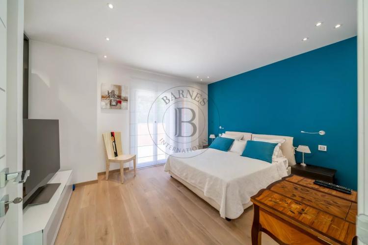 MOUGINS - VILLA DE PLAIN PIED - PROCHE CANNES