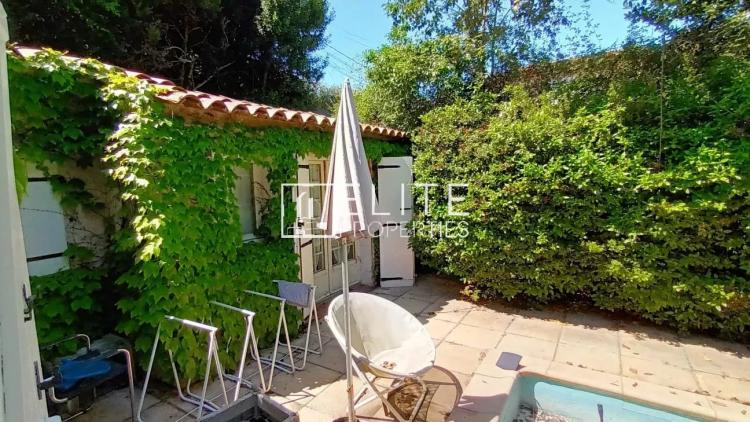Mougins - Charmante Maison de Plain-pied à Rénover