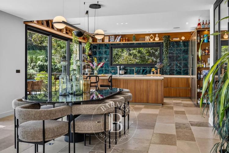 SUPER CANNES - VILLA CONTEMPORAINE AVEC VUE MER PANORAMIQUE