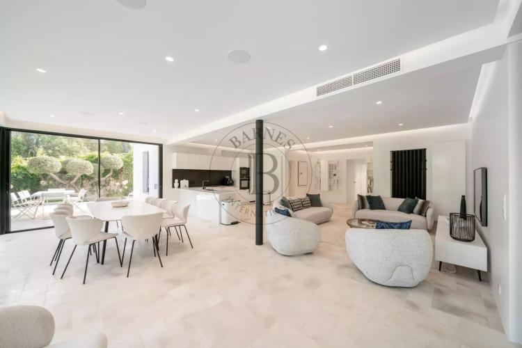 MOUGINS - QUARTIER SÉCURISÉ - AU CALME