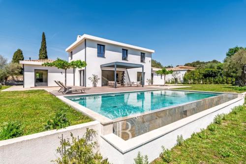 Roquefort-les-Pins - Villa contemporaine neuve aux prestations haut de gamme